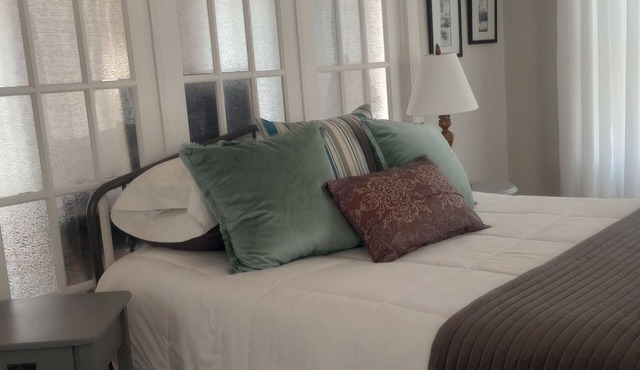 Cozy Basecamp: Big Comfort in a Small Home, Perfect for Exploring SW Minnesota