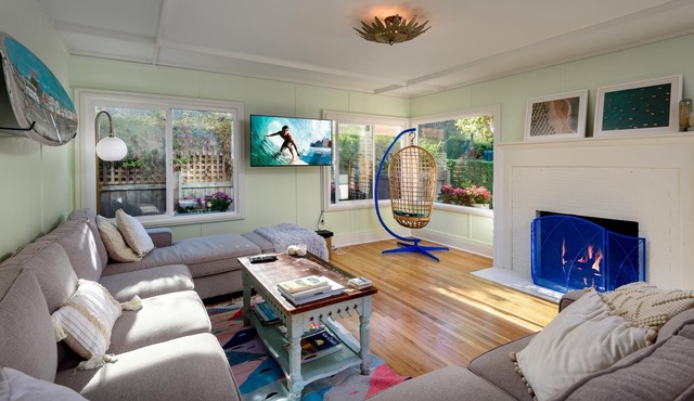 Cozy Beach Cottage Steps from World Famous Beach