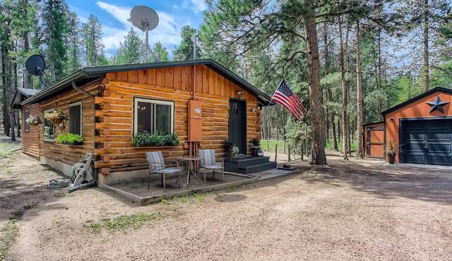 Cozy Cabin close to the Lake, Hiking, Snowshoe, Skiing