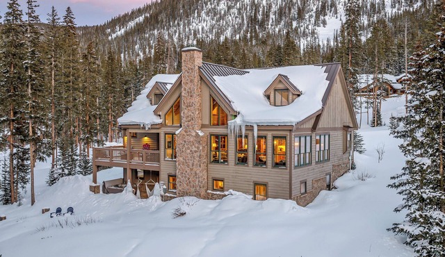 Cozy Cabin + Ski Shuttle | Starlit Pines Lodge