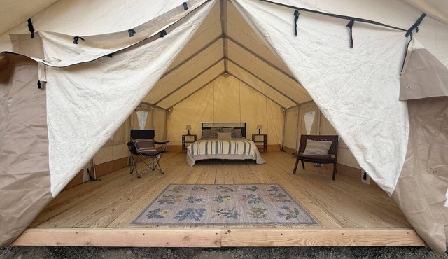 Cozy Canyon Safari Tent w/Sunset & Sunrise Views + Private Bathroom