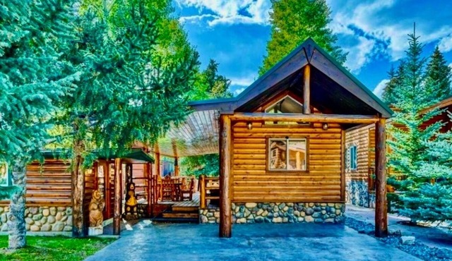 Cozy Chalet on Swan River minutes to Breckenridge