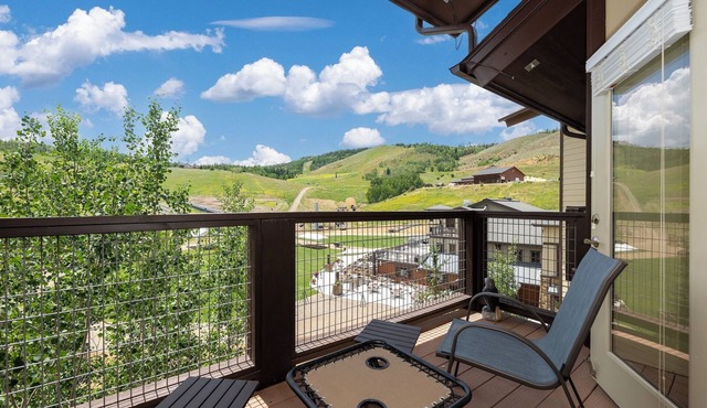Cozy Condo: Ski In/Out with Slopeside Views at Base Camp One