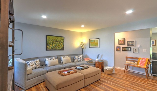 Cozy Mountain Townhome .5 Mi to Downtown, 40 Min to Skiing!