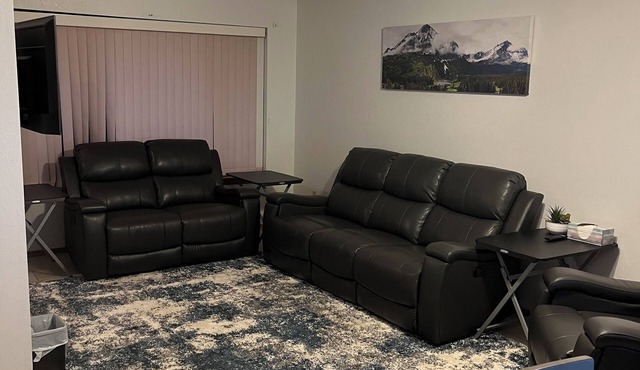 Cozy, quiet 2-bedroom condo in welcoming Delta with WiFi & 1 car attached garage