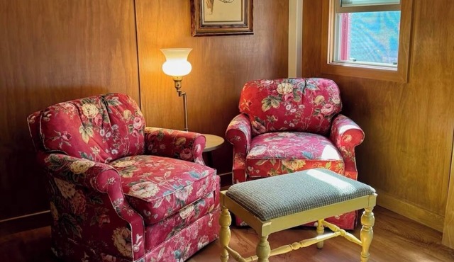 Cozy 1-bedroom studio in Redstone Historic District welcomes you