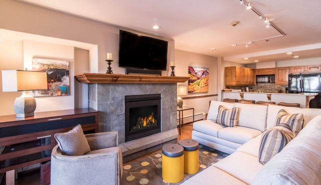 CRBC-Best location! Ski In-Out, Steps to Ski School, Shops, Restaurants, Golf!
