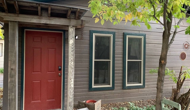 Cute Guest House on Beautiful Historic Property