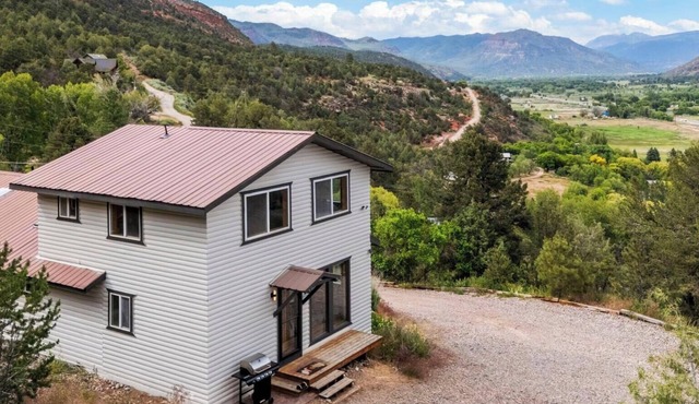 Deck With Great Views, Hot Tub, A/C, Pet Friendly!