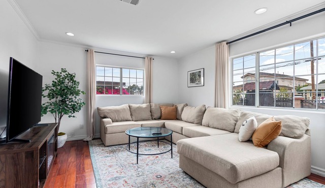 Deco Casa: Cozy Gated Modern Spanish Family Home - 3 min drive to I-10