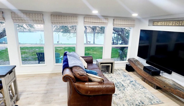 Deepwater Lighted Dock Sunrise Views Boat and Trailer Parking Sleeps 6