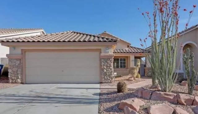 Desert beauty with amazing mountain views. Pet Friendly!