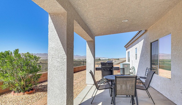 Desert Getaway w/Serene Views in Bullhead City!