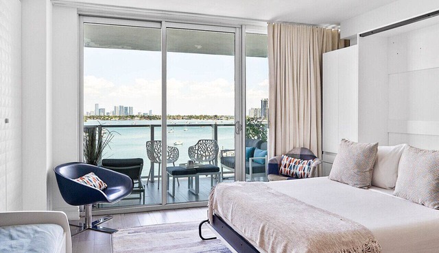 Design Studio Miami Beach Stunning Bay View Balcony Queen Murphy & twin trundle