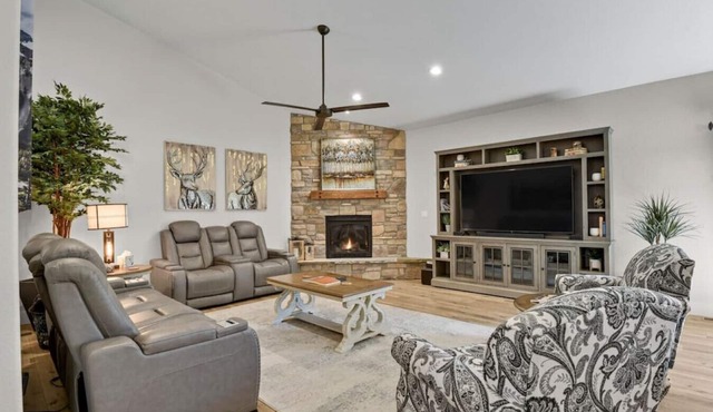 Dog friendly, Hot tub, Family FUN Game room