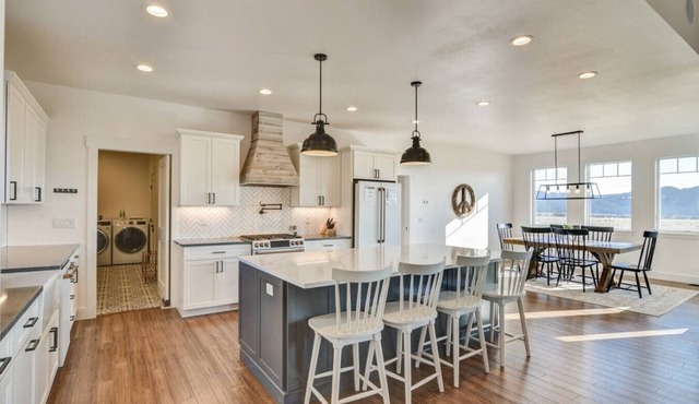 Dog Friendly Private Partial Home w/AC & Hot Tub