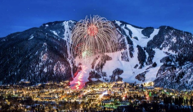 Downtown Aspen 2BR Presidential condo w/Heated Pool & Hot Tub,valet ski storage