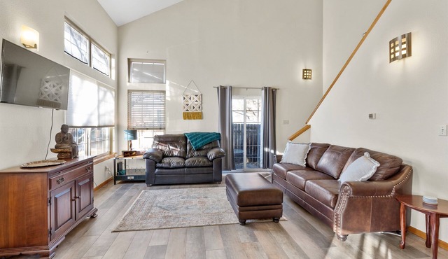 Downtown Getaway - Dog & Family Friendly!