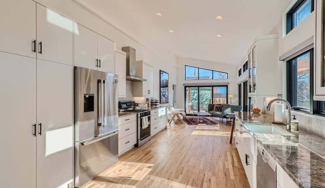 Downtown Louisville 3-BDR Fully Furnished Gem