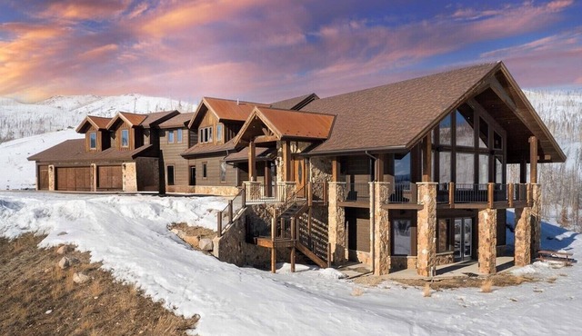Dream 8000 sq ft home on 70 acres backing to National Forest!