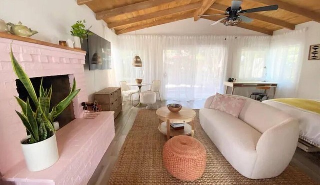 Dreamy Palm Springs studio getaway