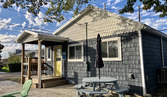 Dylan’s Lighthouse is a beautiful newly remodeled 2 bedroom cottage.