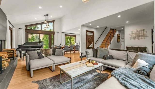 Eagle Vail Haven| Creekside + Hot Tub +Views