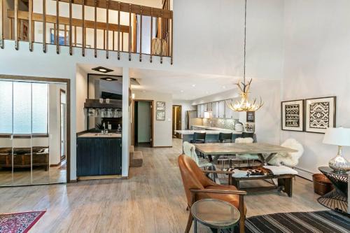 Eagle-Vail Home 3BR Hot Tub Near Skiing