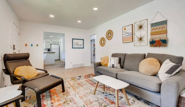 Easy to Denver-Marvelous Mid-Century Mod Charmer!