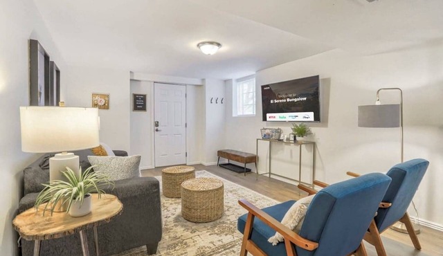 El Sereno Bungalow! Pet-Friendly Ivywild Flat