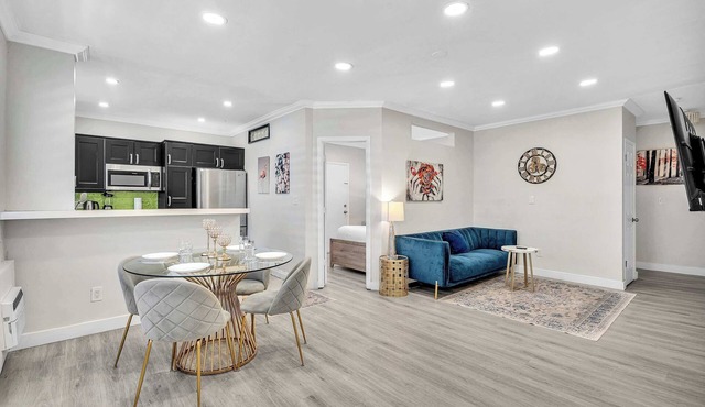 Elegant 2BR in Bay Harbor Islands near beach, Bal Harbour Shops, and dining