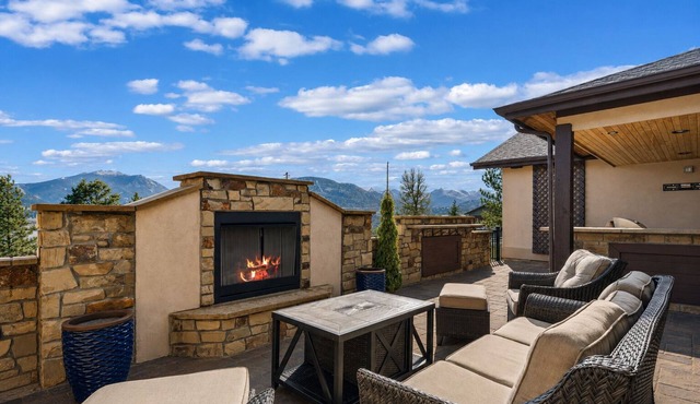 Elk Corner Retreat | Hot Tub, Foosball, Mountain Views & Private Courtyard