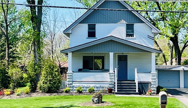 Entire home in the “Highest of the Heights!”