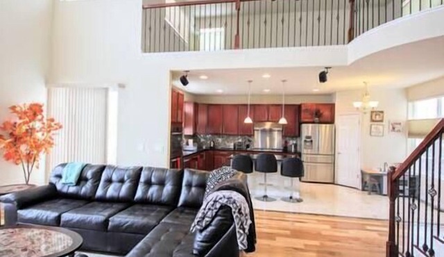 Entire house with beautiful views for families