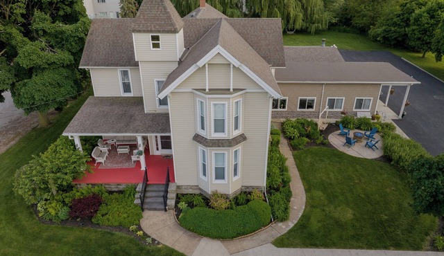 Event Rental 10BR/10BA Sleeps 31 B&B Near The Lake