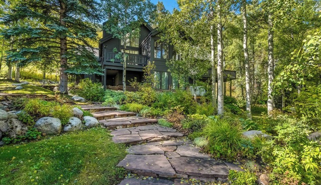 Evergreen Escape - Home for 10