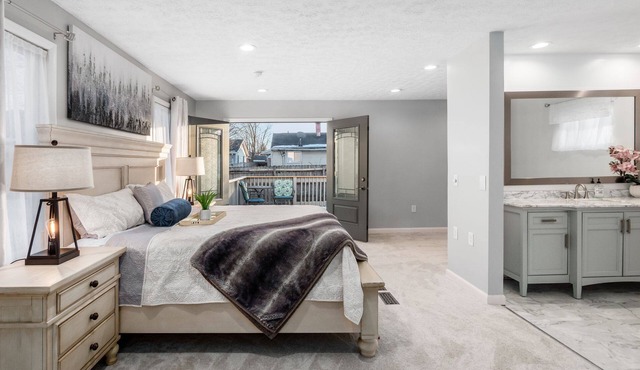 Executive 6BR Home- Premium 30+ Day Corporate Housing, Alquiler Premium 30+ Días