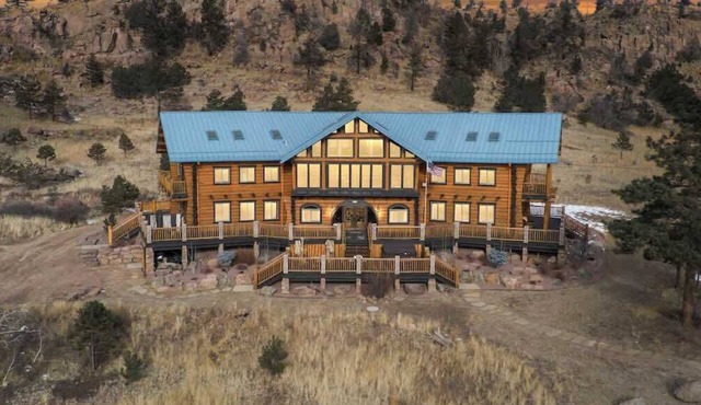 Expansive Lodge on 80 Acres! Hot Tub, Decks, WiFi!