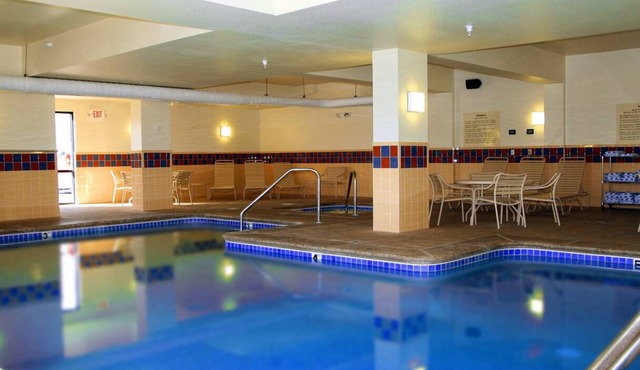 Explore Route 66: Near I-40 Stay with Breakfast & Fitness Center | 2 Units