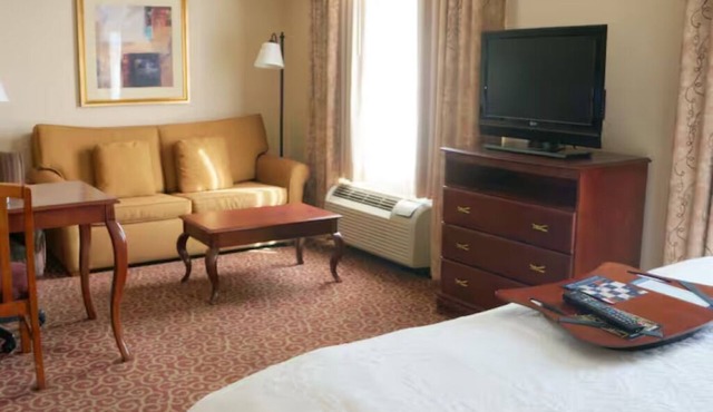 Explore the Grand Canyon: Kingman Stay w/Pool & Close to Downtown