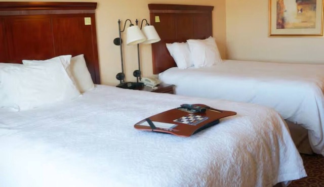 Explore the Grand Canyon: Kingman Suite w/2 Beds | Indoor Pool & Near Downtown