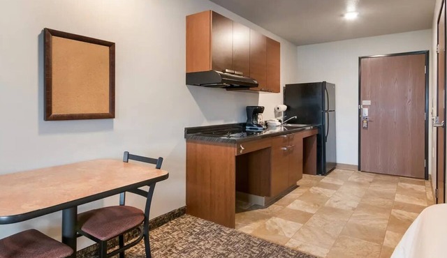 Explore the Rockies in a Cozy Room w/Nearby Trails + Pet-Friendly Accommodation