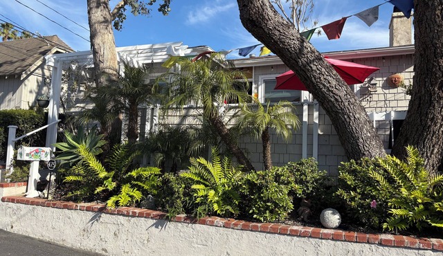 Exquisite L.B. House Within Walking Distance to Beach and Town