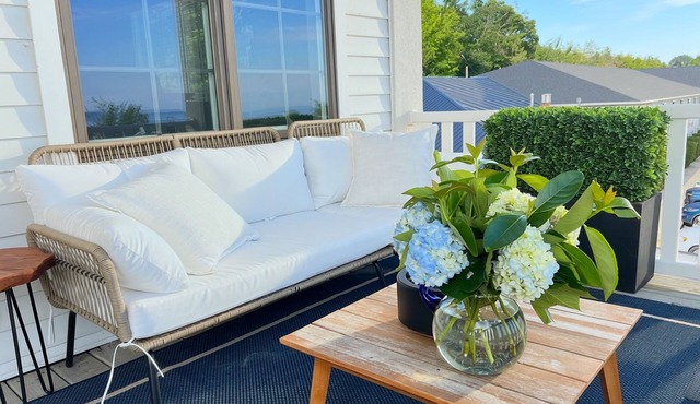 Extra Spacious 2Bed w/Large Terrance + Amenities