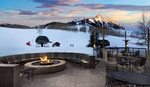 Family-Friendly Suite w/Kitchenette Near Hiking Trails, 2 Family Ready Rooms