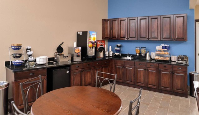 Family-Friendly Room near Wheeling Casino | Free Parking & Breakfast