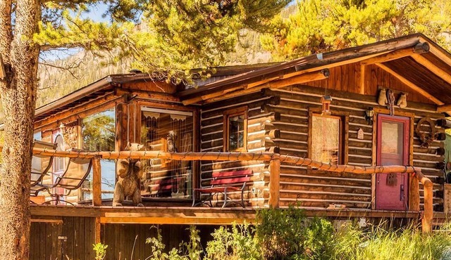 Family-Friendly Cabin Rental with Wood-Burning Fireplace in the Rocky Mountains, Colorado