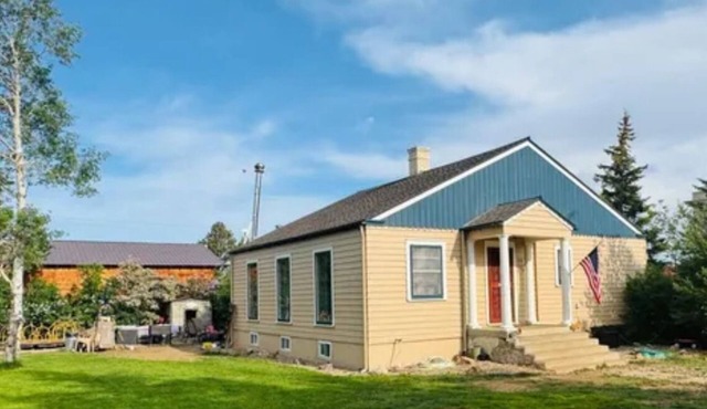 Family friendly house in the center of Walden, CO