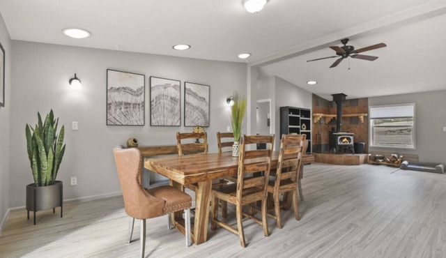 Family-Friendly Mtn Retreat |Fireplace Pets Trails
