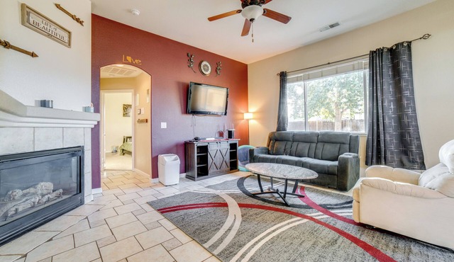 Family Home w/Playground & BBQ in Dayton!